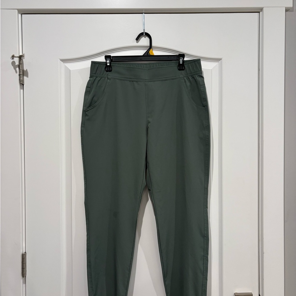 Eddie Bauer Men's Olive Joggers